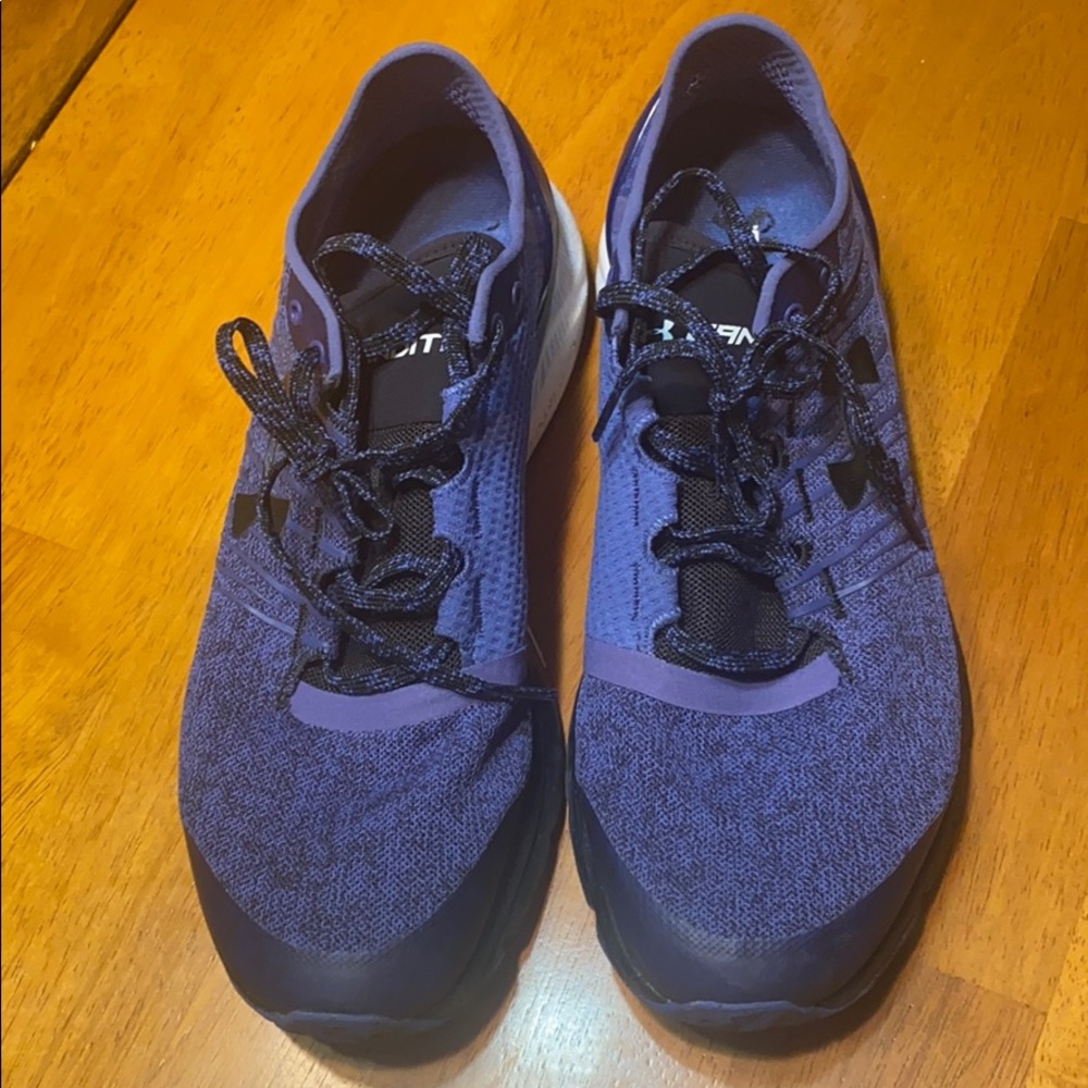 Tennis shoe